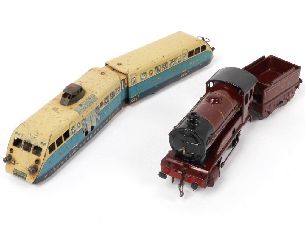 Lot 29 - HORNBY 'O' (FRANCE) (2)