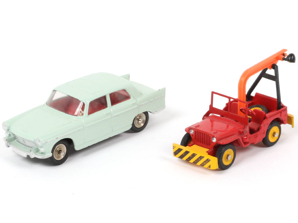 Lot 229 - DINKY TOYS (FRANCE) (2)