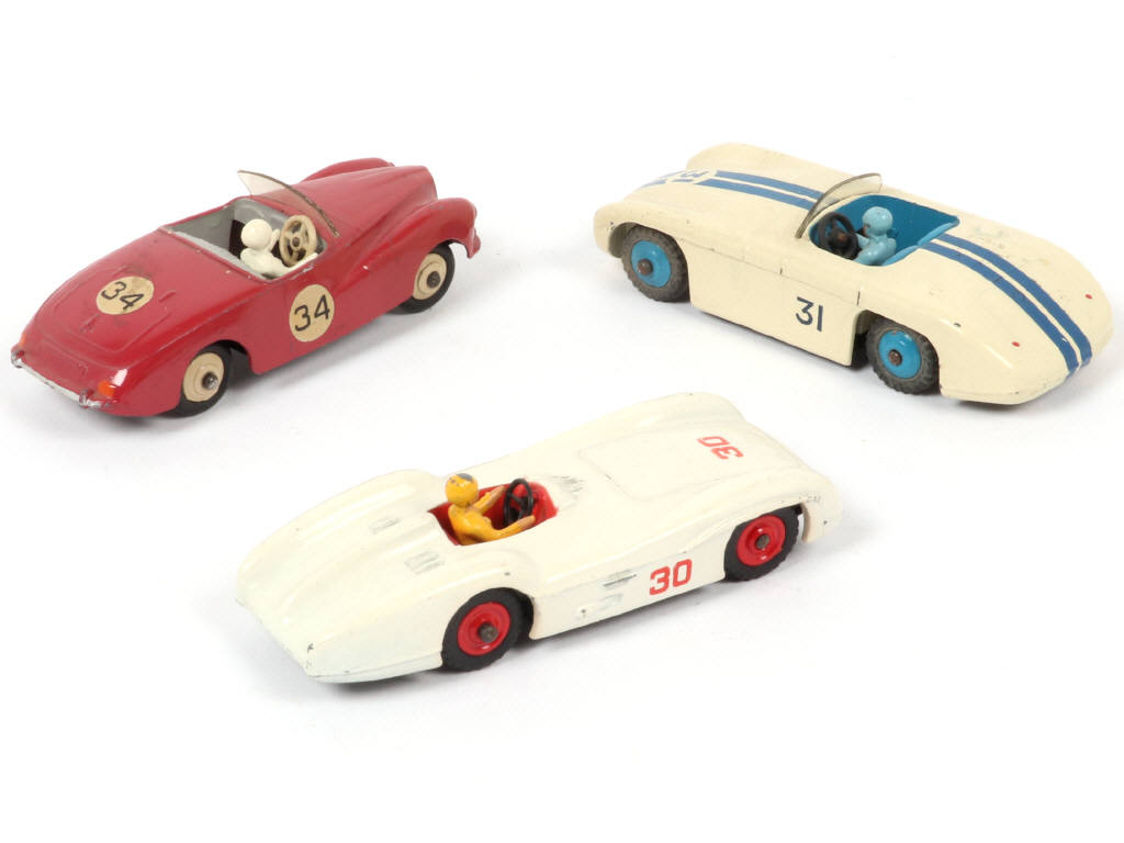 Lot 181 - DINKY TOYS (GB) (3)