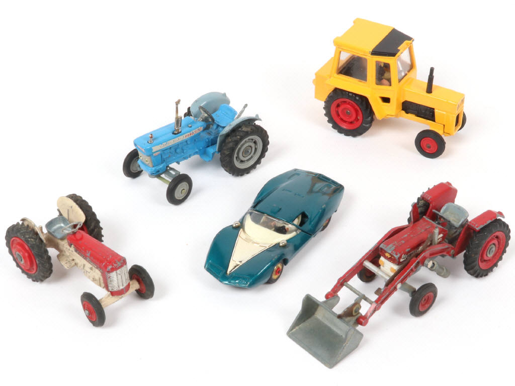 Lot 108 - CORGI TOYS (GB) (5)