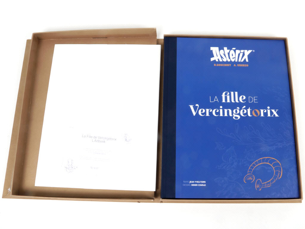 Lot 124 - EDITIONS ALBERT RENE (FRANCE) (1)