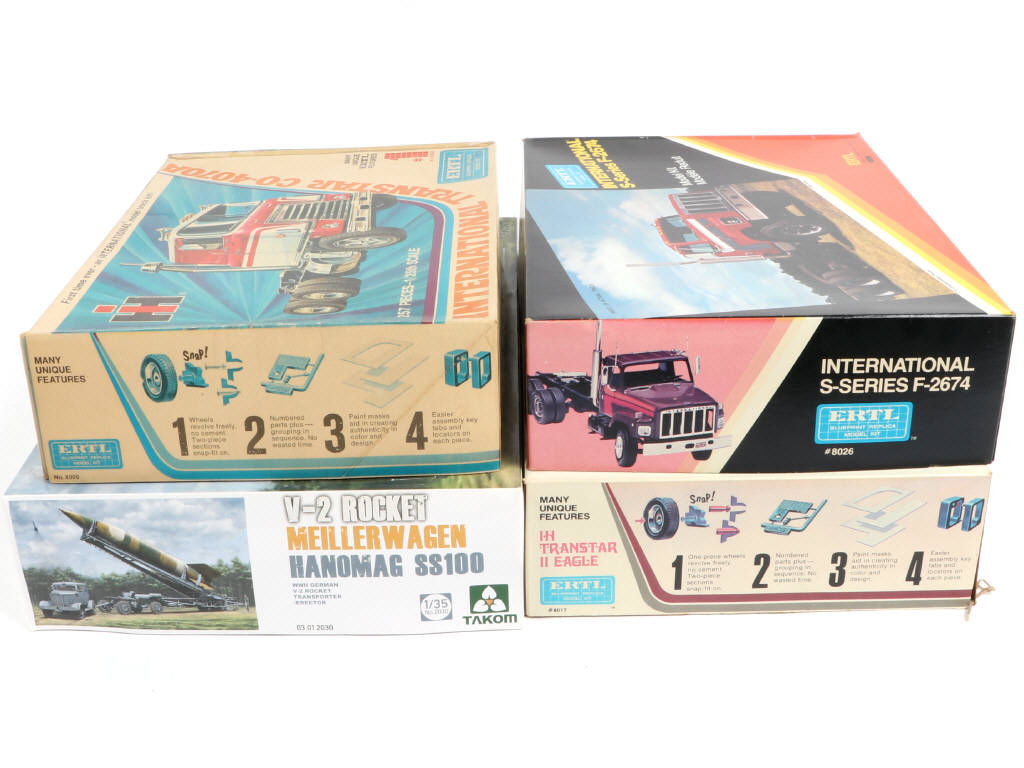 Lot 6 - DIVERS (4)