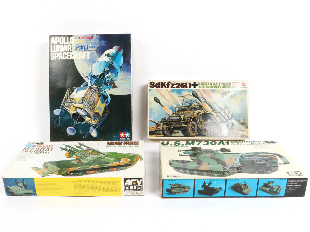 Lot 3 - DIVERS (4)