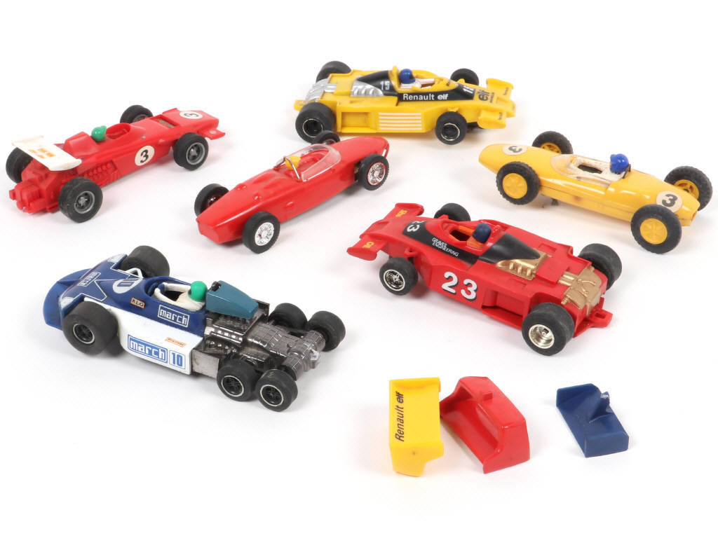 Lot 22 - SCALEXTRIC (GB) (6)
