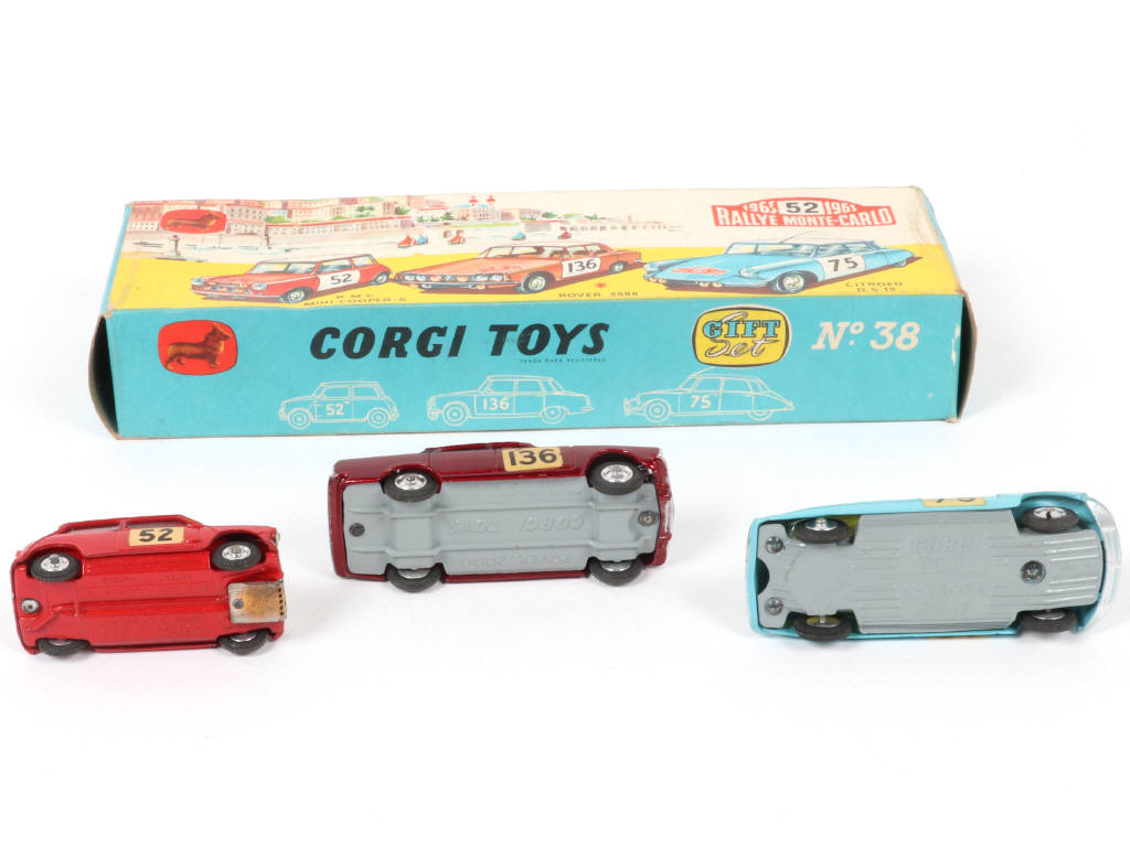 Lot 268 - CORGI TOYS (GB) (1)
