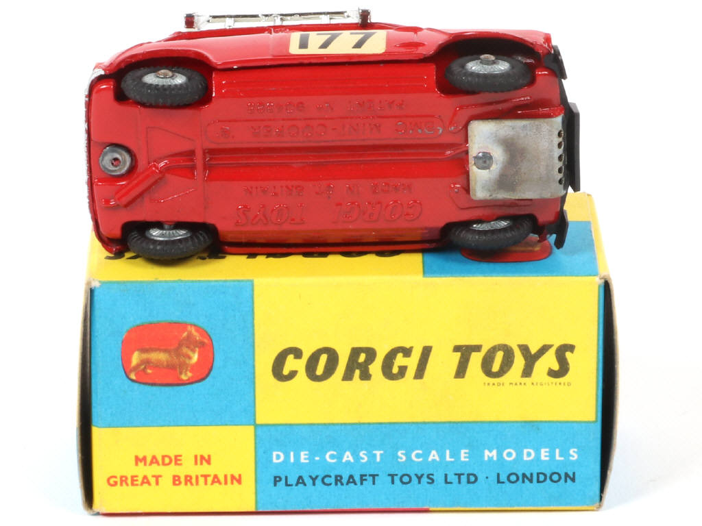 Lot 265 - CORGI TOYS (GB) (1)