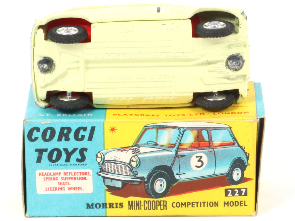 Lot 253 - CORGI TOYS (GB) (1)
