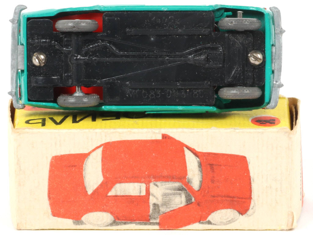 Lot 96 - DIVERS (URSS) (1)