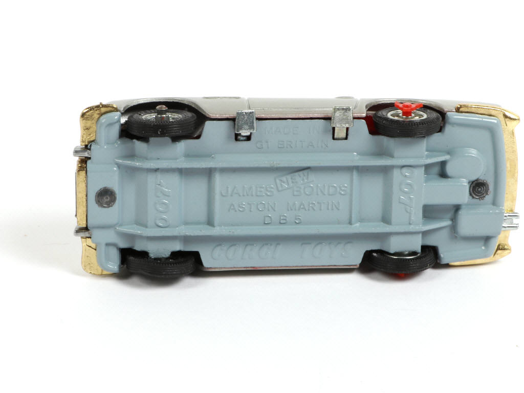 Lot 274 - CORGI TOYS (GB) (1)