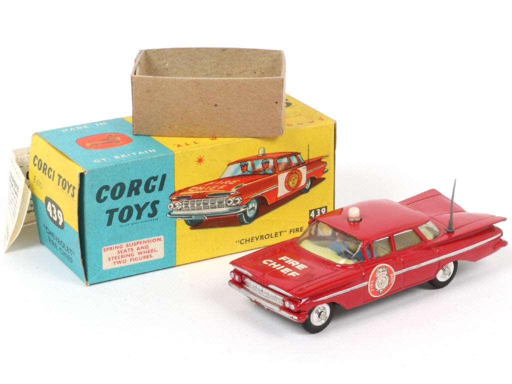 Lot 260 - CORGI TOYS (GB) (1)