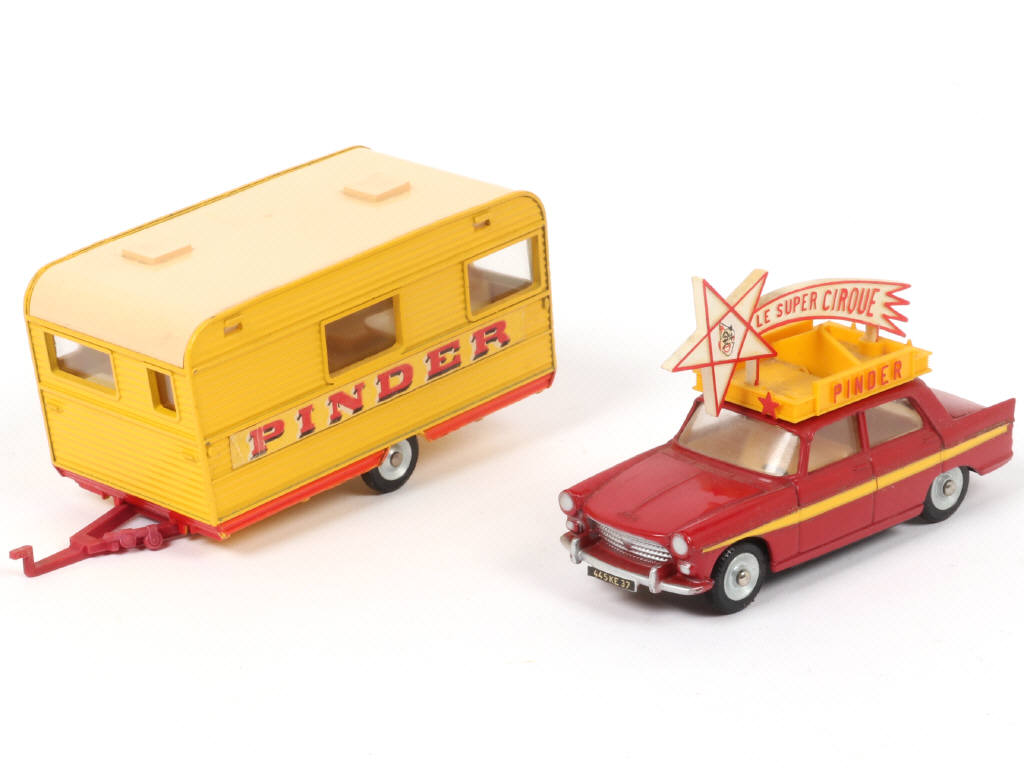 Lot 284 - DINKY TOYS (FRANCE) (1)