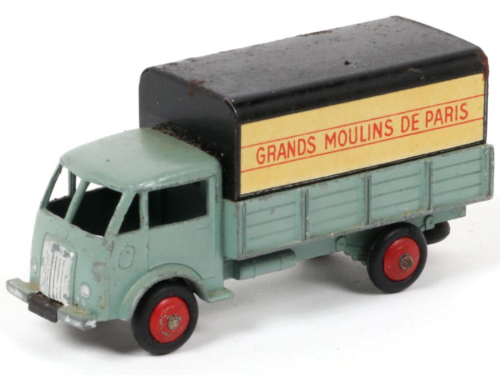 Lot 313 - DINKY TOYS (FRANCE) (1)