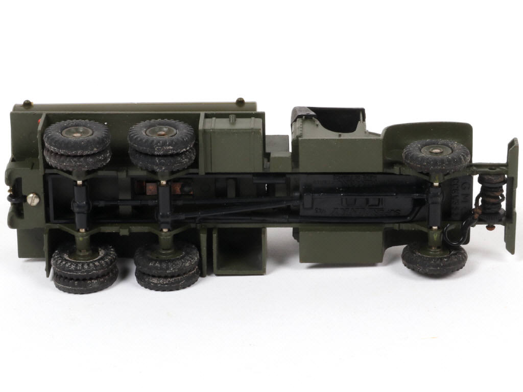 Lot 324 - DINKY TOYS (FRANCE) (1)