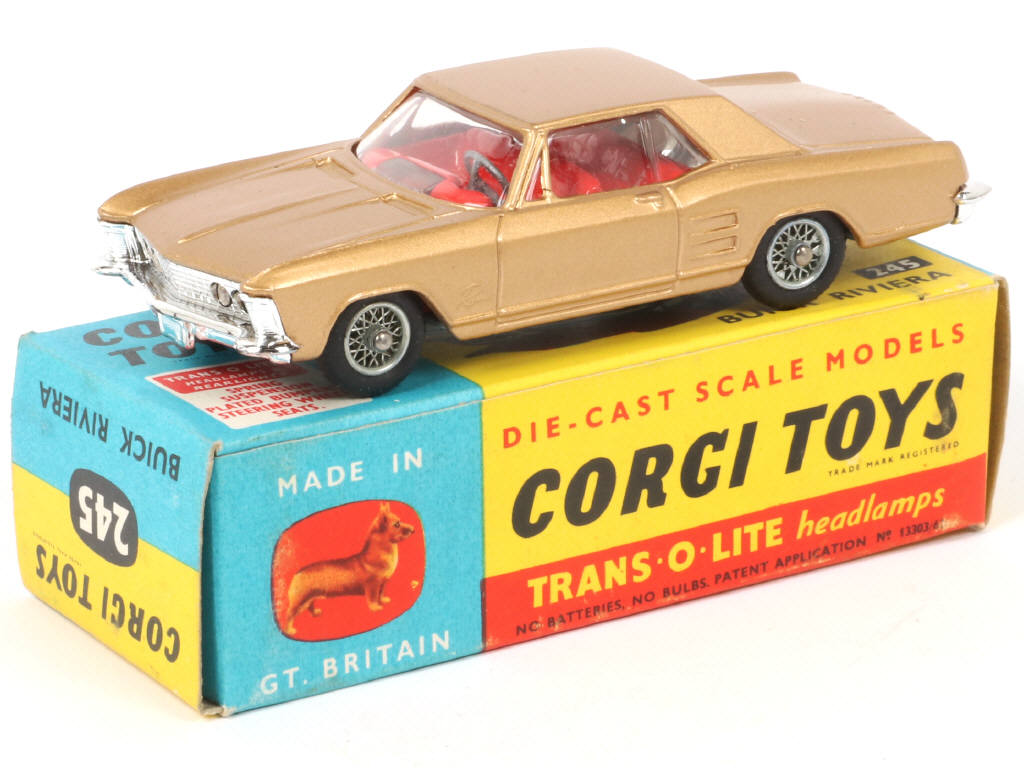 Lot 165 - CORGI TOYS (GB) (1)