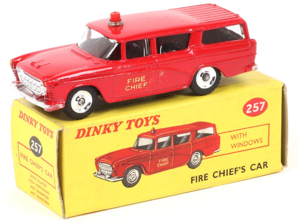 Lot 273 - DINKY TOYS (GB) (1)