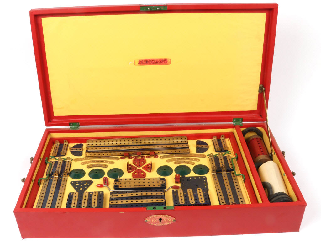 Lot 4 - MECCANO (FRANCE) (1)