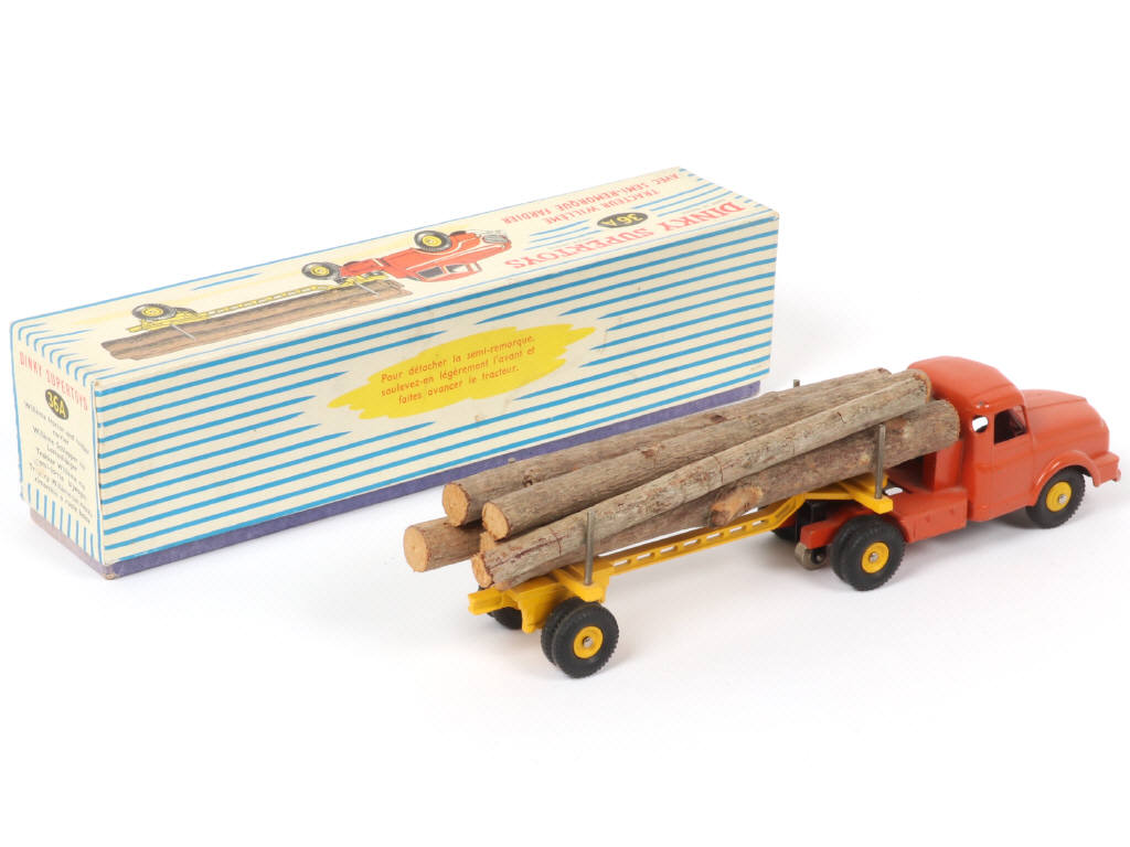 Lot 318 - DINKY TOYS (FRANCE) (1)