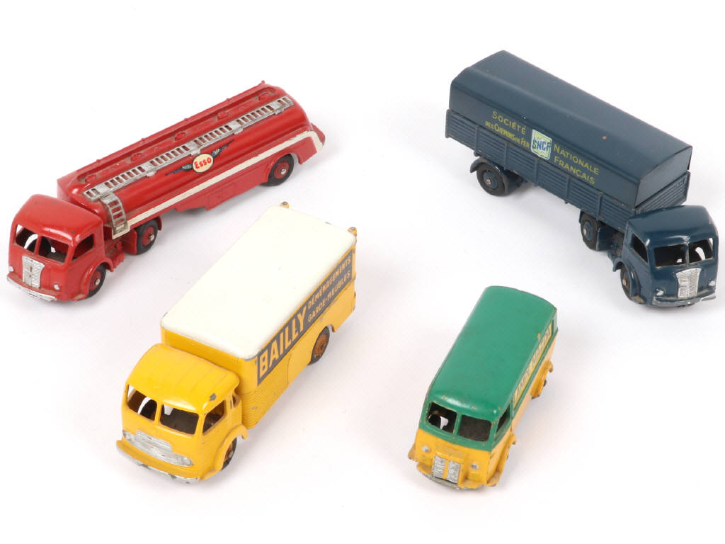 Lot 358 - DINKY TOYS (FRANCE) (4)