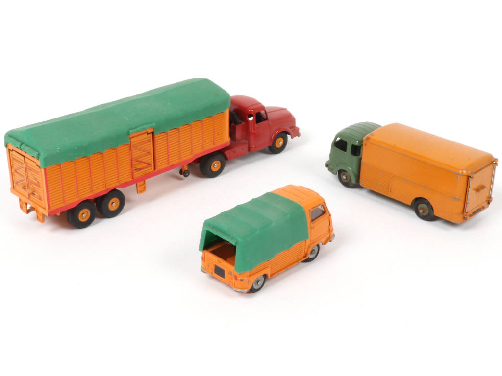 Lot 350 - DINKY TOYS (FRANCE) (3)