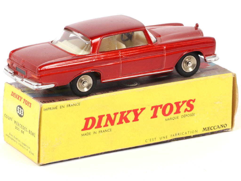 Lot 316 - DINKY TOYS (FRANCE) (1)