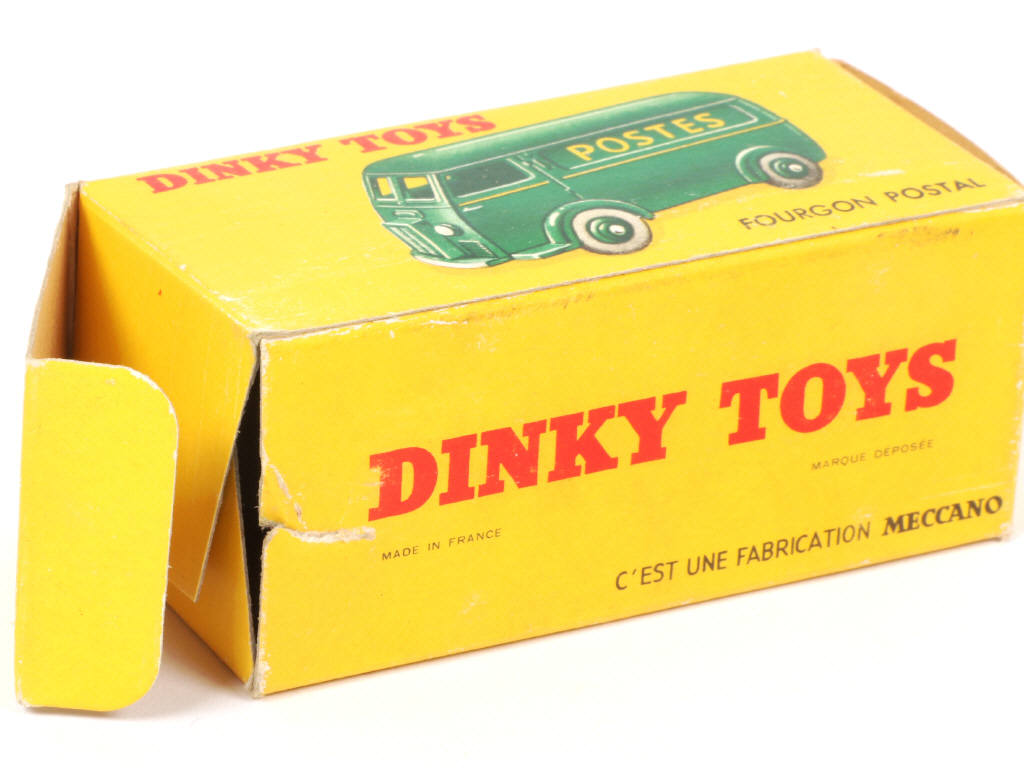 Lot 322 - DINKY TOYS (FRANCE) (1)