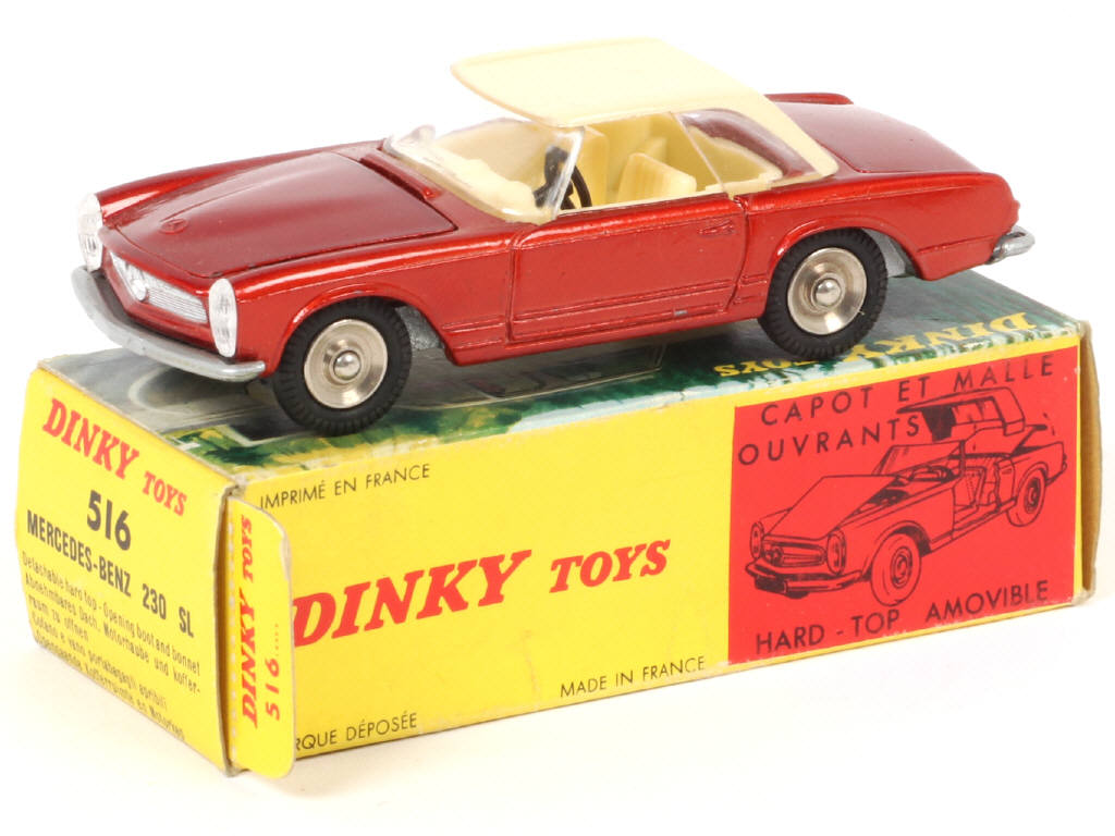 Lot 318 - DINKY TOYS (FRANCE) (1)
