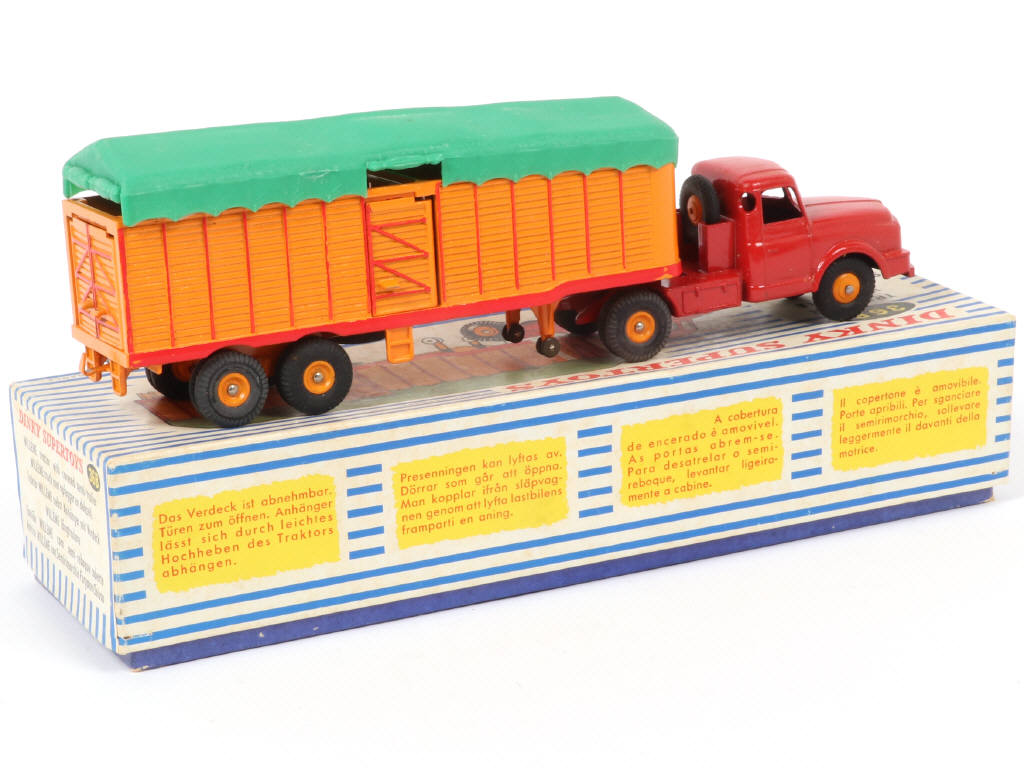Lot 323 - DINKY TOYS (FRANCE) (1)