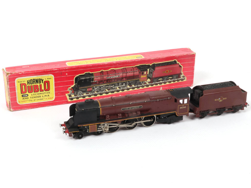 Lot 45 - HORNBY 'HO' (1)