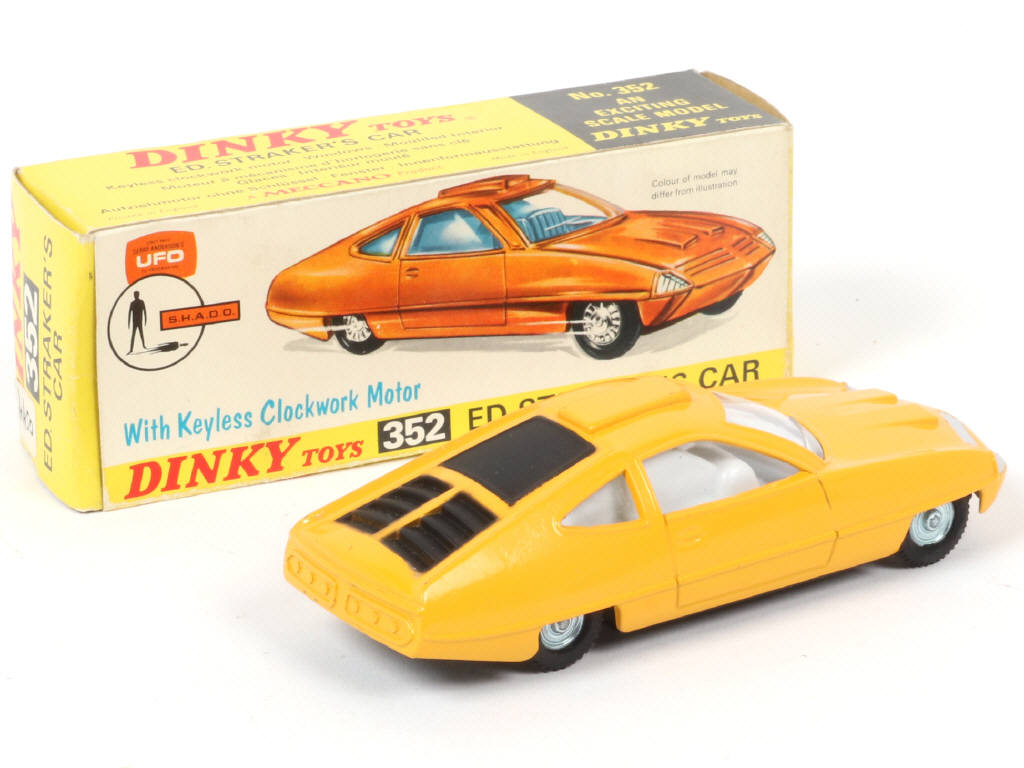 Lot 296 - DINKY TOYS (GB) (1)