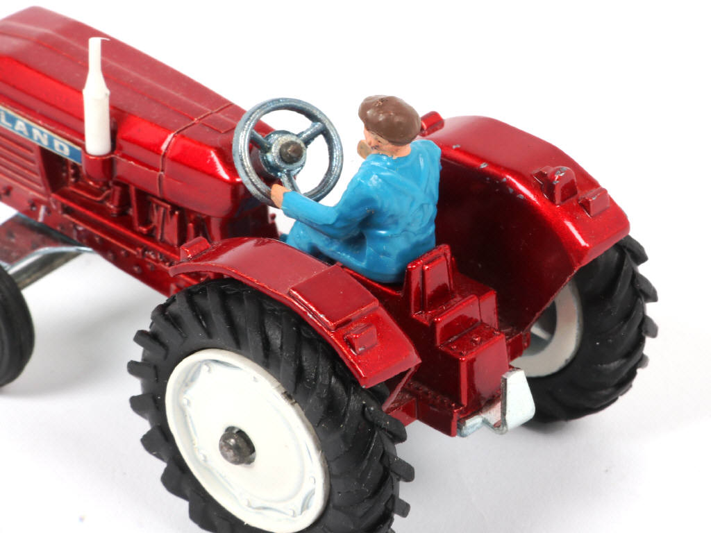 Lot 304 - DINKY TOYS (GB) (1)