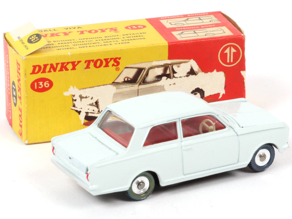 Lot 271 - DINKY TOYS (GB) (1)