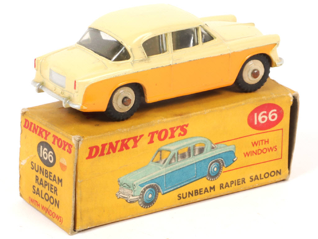 Lot 258 - DINKY TOYS (GB) (1)
