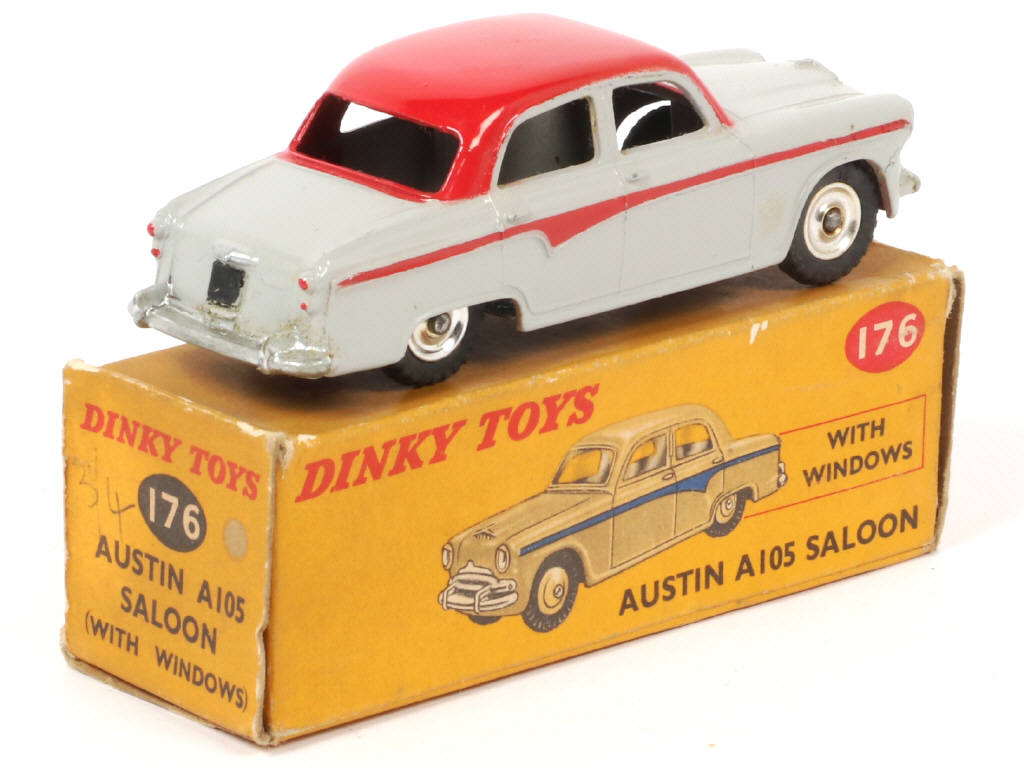 Lot 259 - DINKY TOYS (GB) (1)