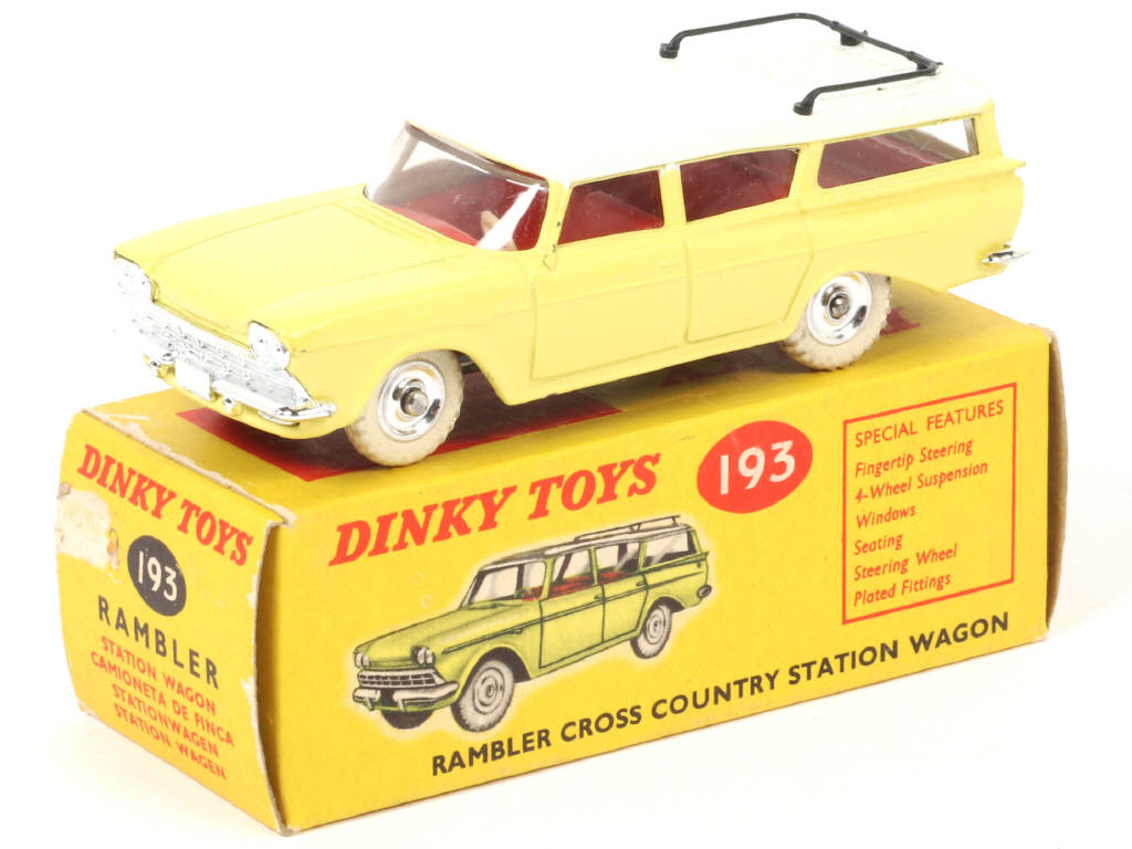 Lot 262 - DINKY TOYS (GB) (1)