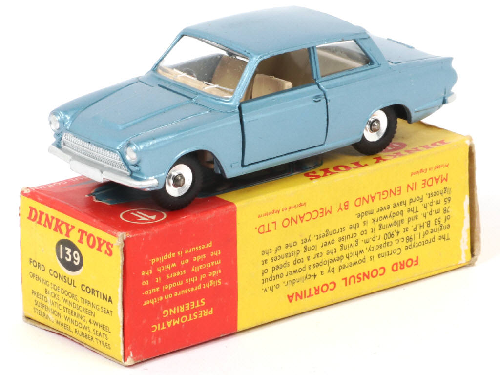 Lot 273 - DINKY TOYS (GB) (1)
