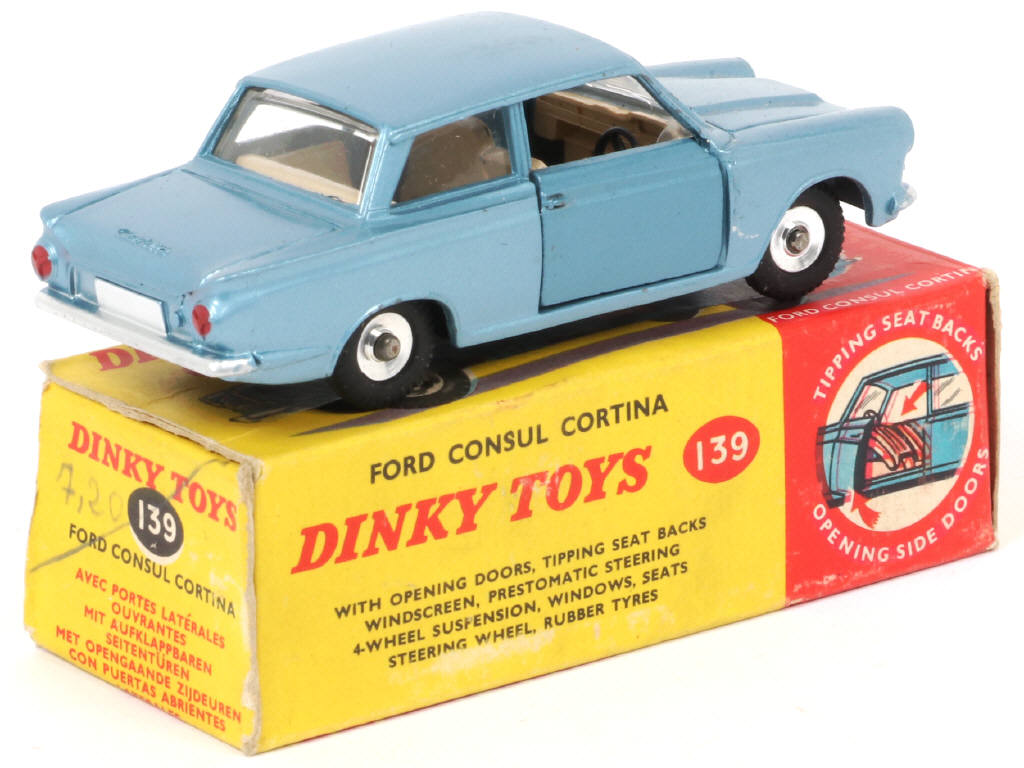 Lot 273 - DINKY TOYS (GB) (1)