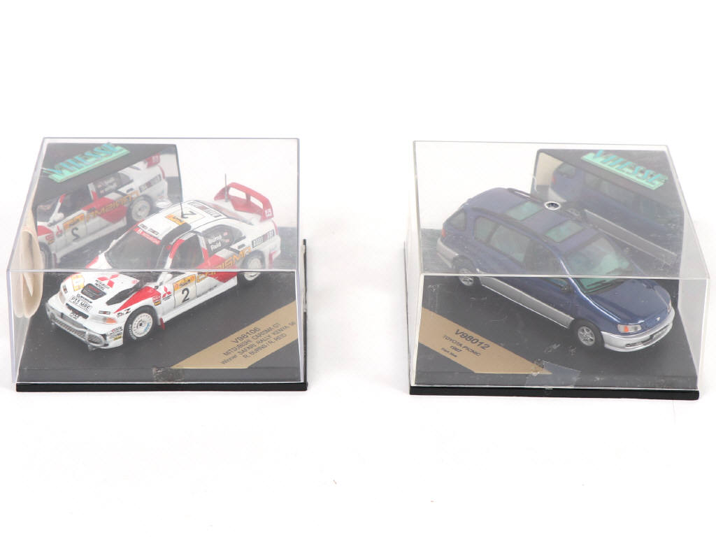 Lot 7 - DIVERS (8)