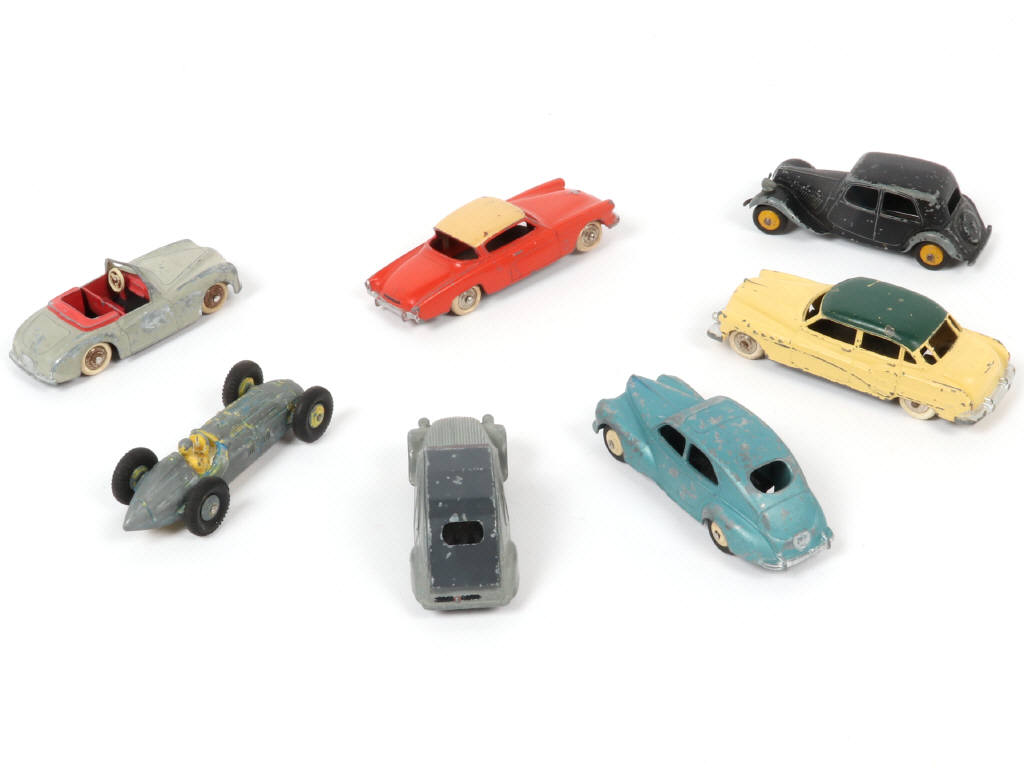 Lot 76 - DINKY TOYS (FRANCE) (7)