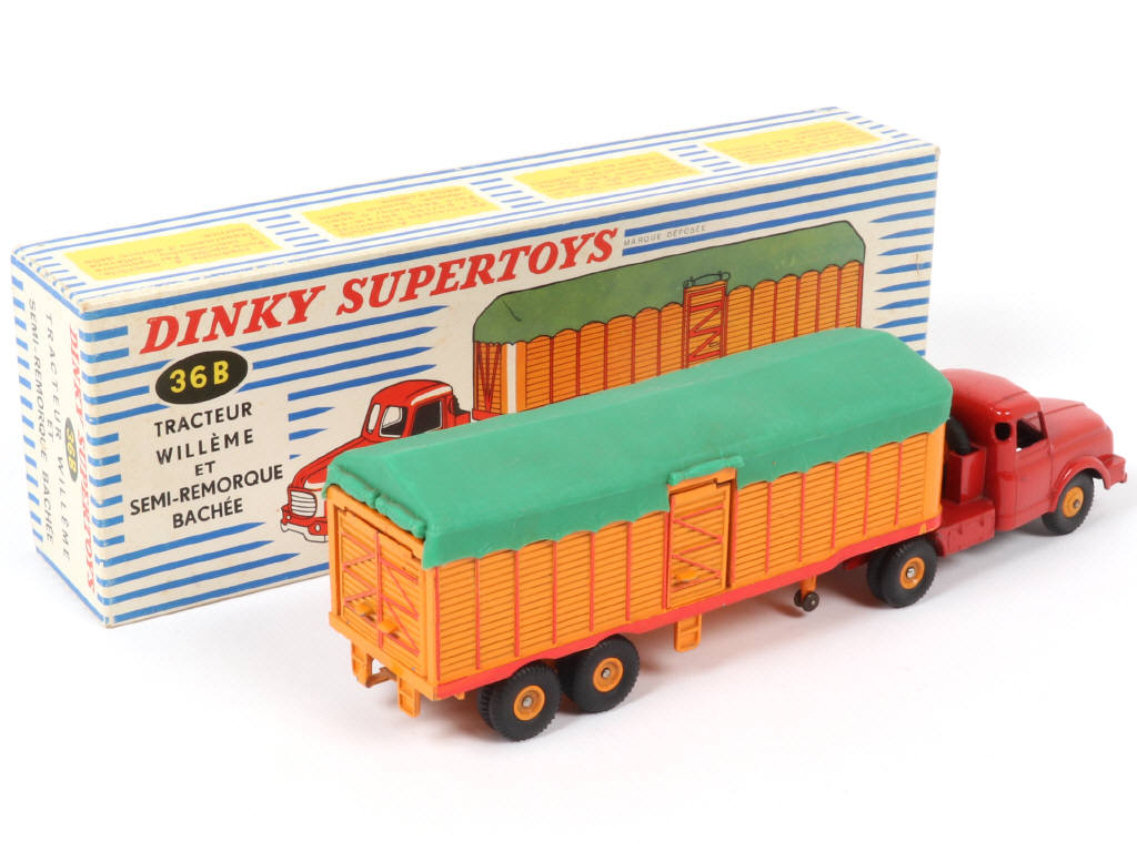 Lot 55 - DINKY TOYS (FRANCE) (1)