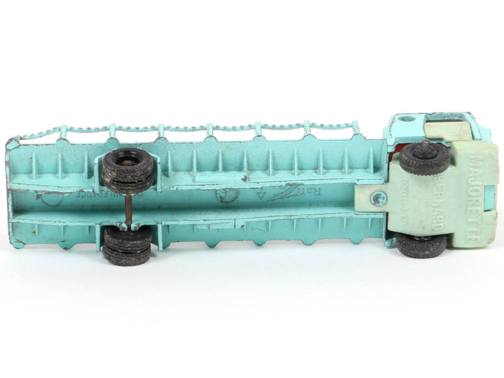 Lot 39 - MAJORETTE (FRANCE) (1)