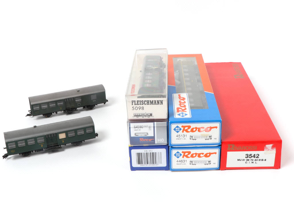 Lot 34 - DIVERS 'HO' (8)