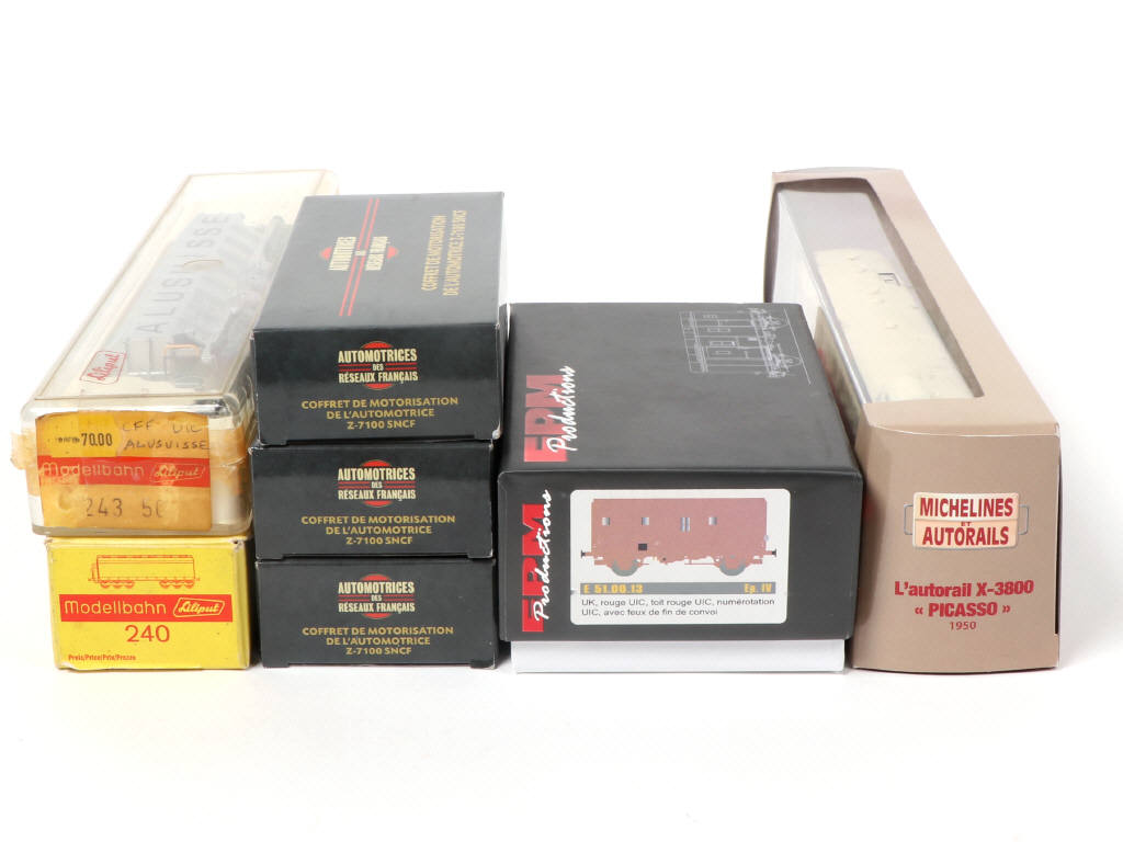 Lot 26 - DIVERS 'HO' (7)