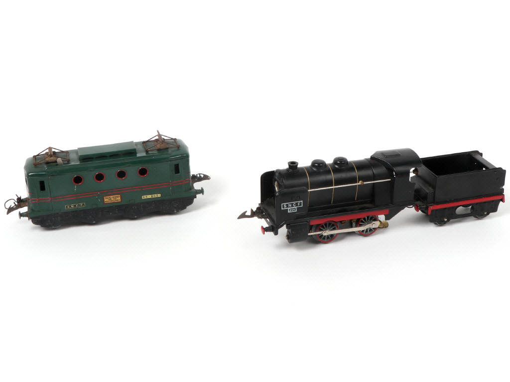 Lot 20 - HORNBY 'O' (FRANCE) (3)