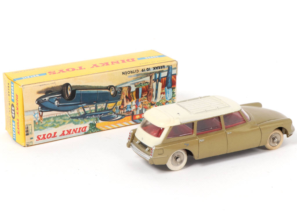 Lot 187 - DINKY TOYS (FRANCE) (1)