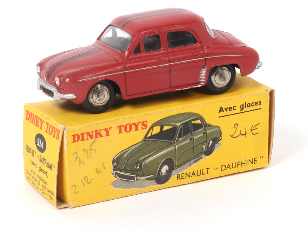 Lot 185 - DINKY TOYS (FRANCE) (1)