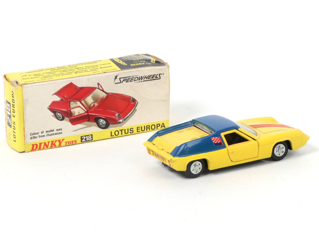 Lot 177 - DINKY TOYS (GB) (1)