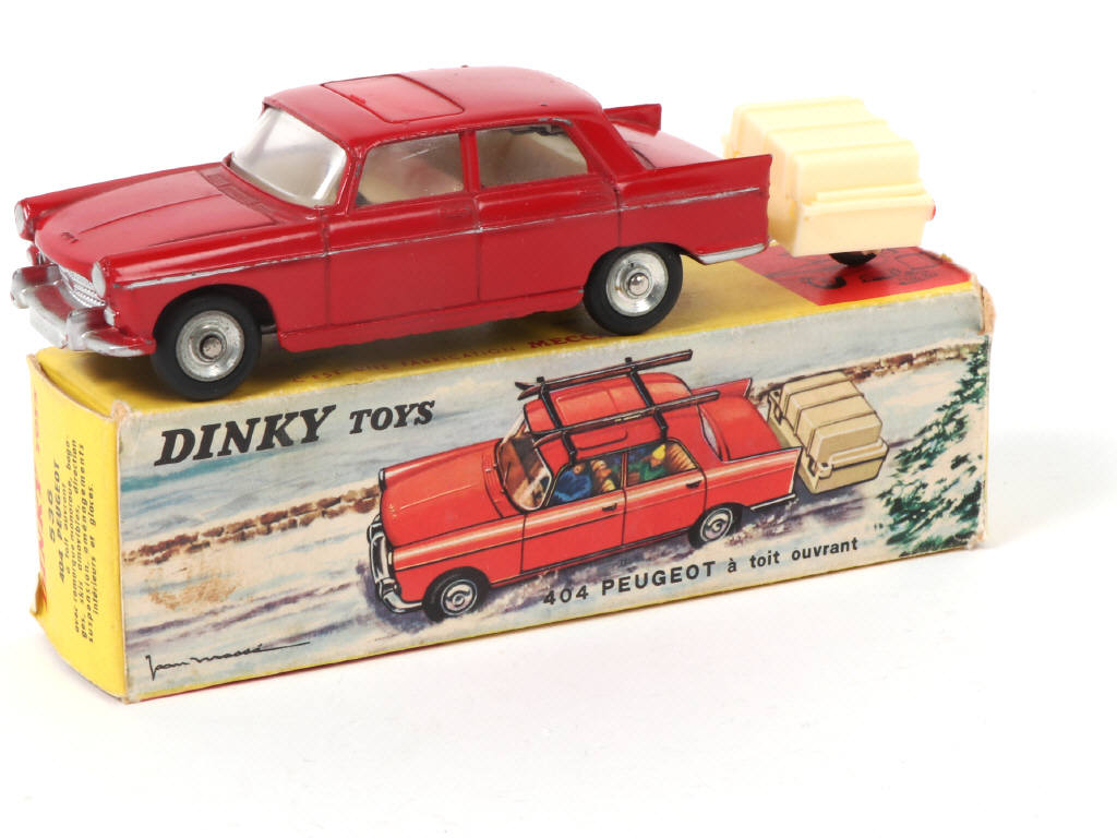 Lot 186 - DINKY TOYS (FRANCE) (1)