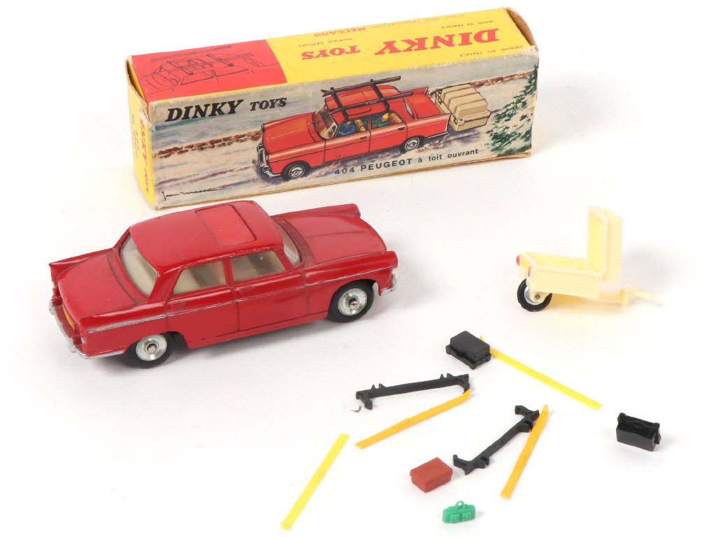 Lot 186 - DINKY TOYS (FRANCE) (1)