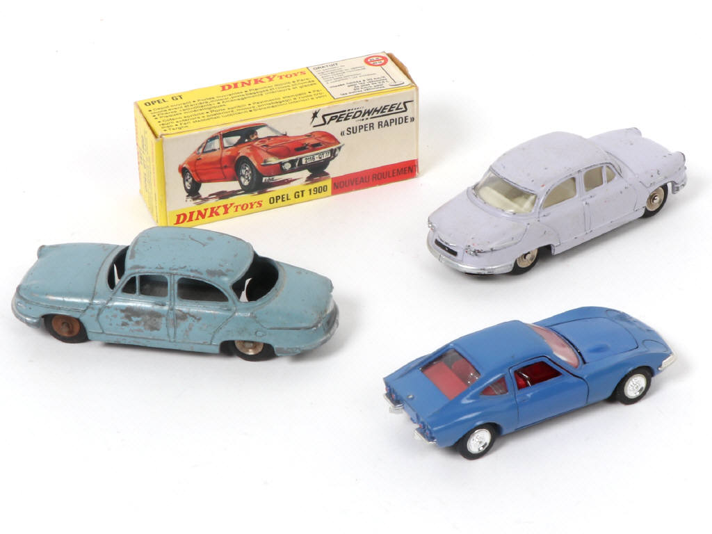 Lot 197 - DINKY TOYS (FRANCE) (3)