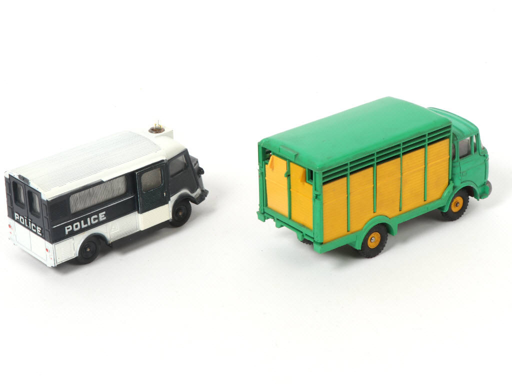 Lot 193 - DINKY TOYS (FRANCE) (2)